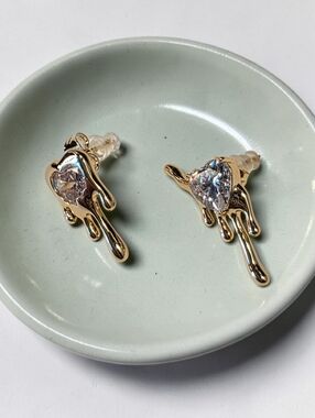 SALE!! 16k Gold Filled Clear Heart Zirconia Earrings